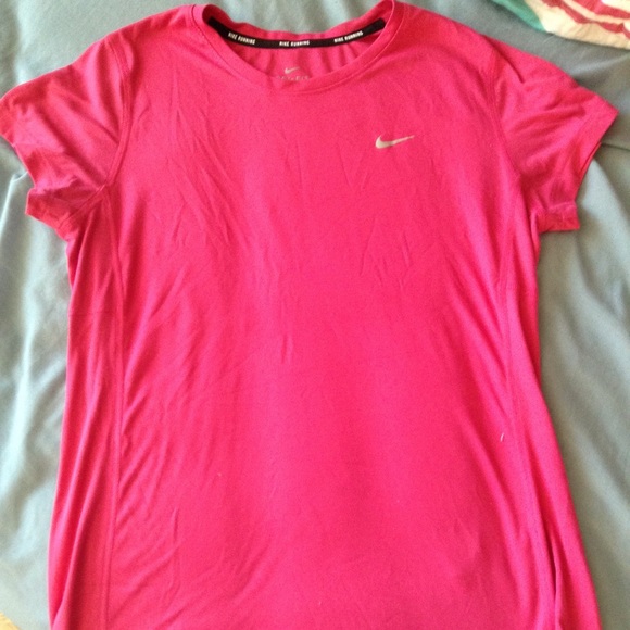 Nike Shirt - Picture 1 of 3